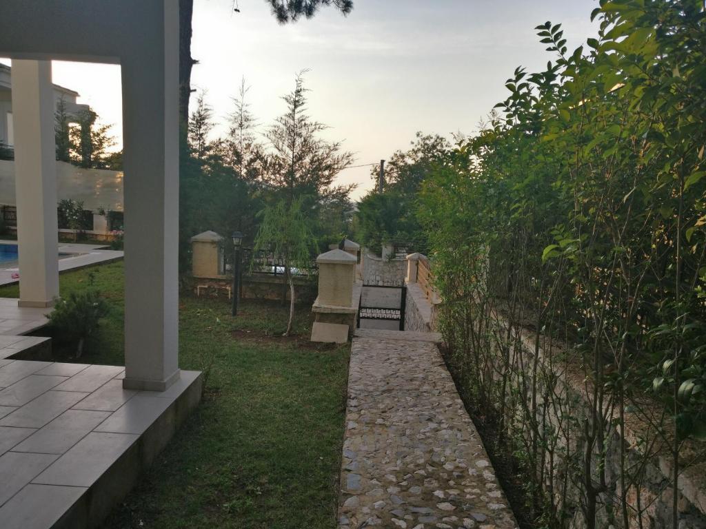 Khan Villa