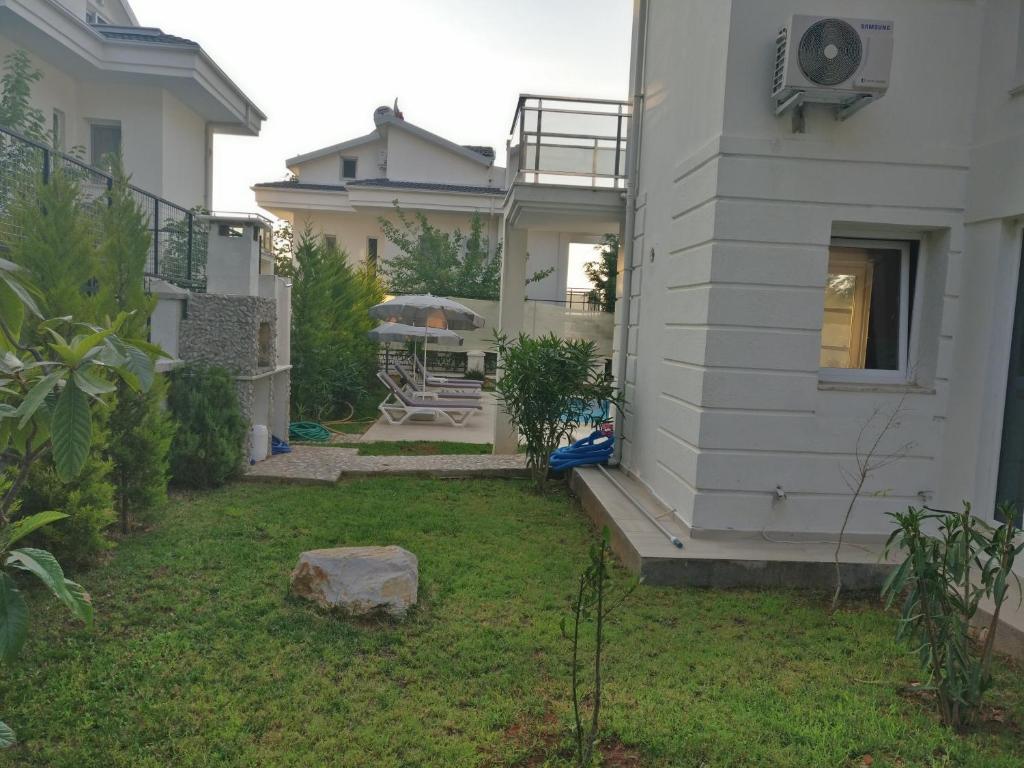 Khan Villa