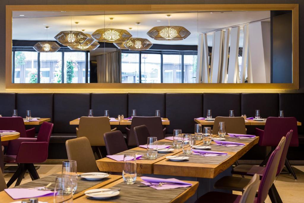 Restoran ili drugo mesto za obedovanje u objektu Pullman Basel Europe