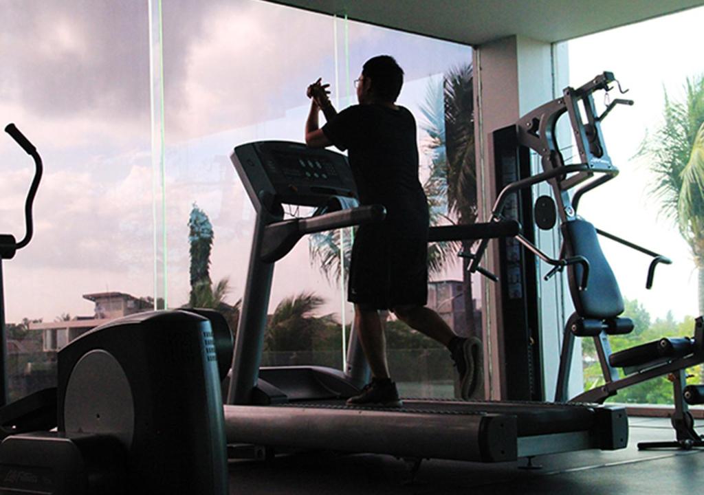 Fitness centrum a/nebo fitness zařízení v ubytování Lombok Astoria Hotel