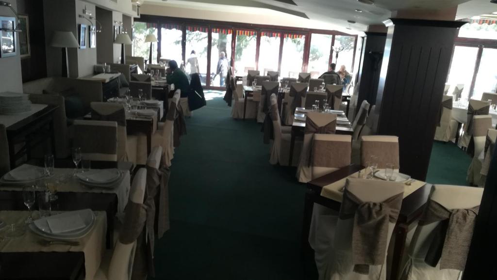 Restaurace v ubytování Hotel Simpo Pržar