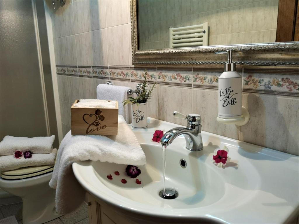 Kúpeľňa v ubytovaní Agriturismo Palazzo Conti - B