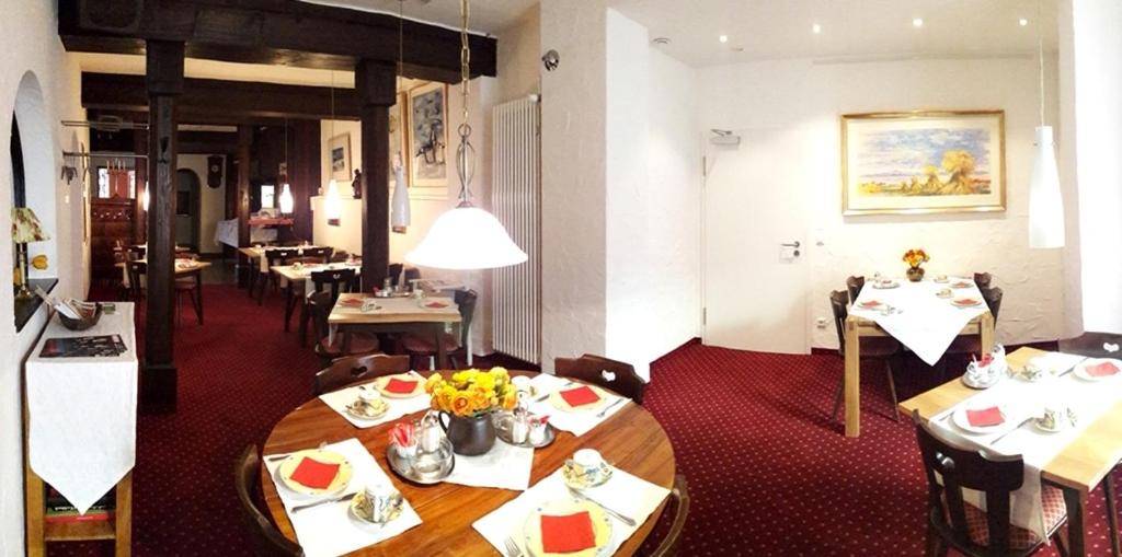 Restaurace v ubytování Hotel Zum Römer