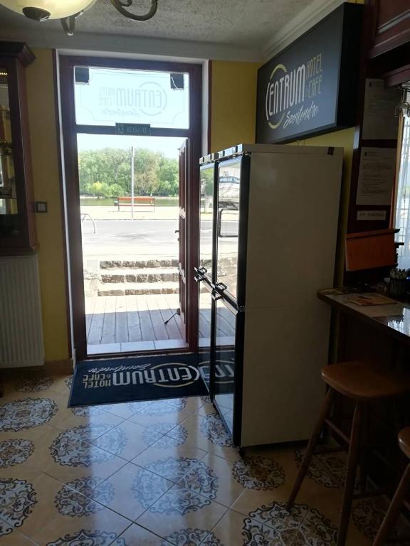 A kitchen or kitchenette at Centrum Panzió