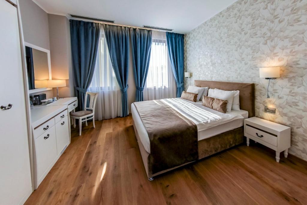 New Era Hotel Old Town Bucharest parking with fee nearby - 豪华双人房
