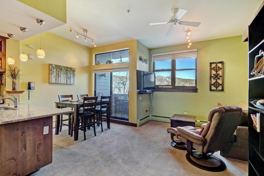 River Mountain Lodge, A Vail Resorts Property photo