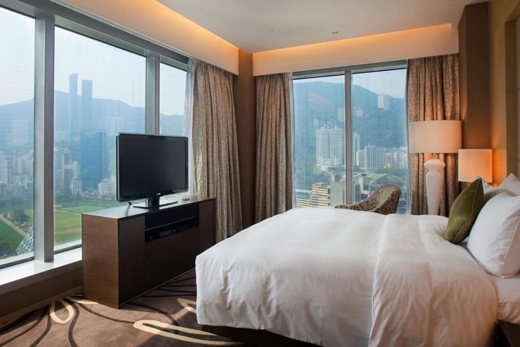 TV a/nebo společenská místnost v ubytování Crowne Plaza Hong Kong Causeway Bay by IHG