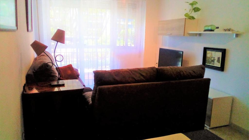 TV a/nebo společenská místnost v ubytování VIVIENDA COMPLETA EN SEVILLA