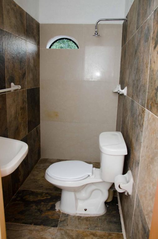 Koupelna v ubytování Tonantzincalli SPA Prehispanico