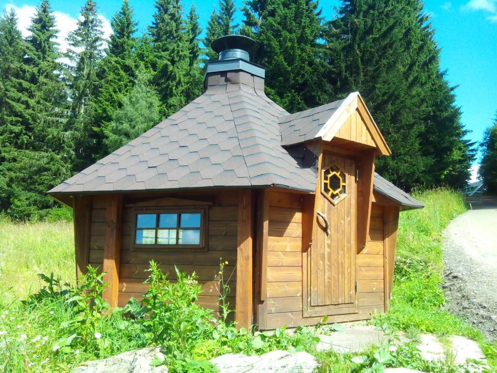 Budynek, w którym mieści się apartament