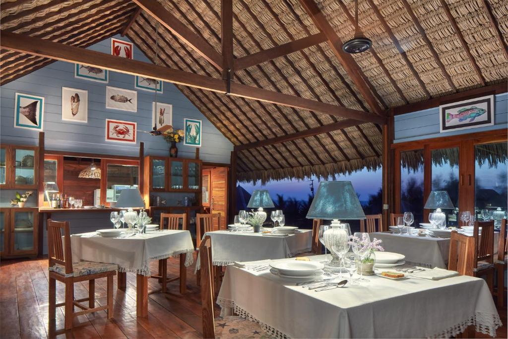 Um restaurante ou outro lugar para comer em Baía das Caraúbas