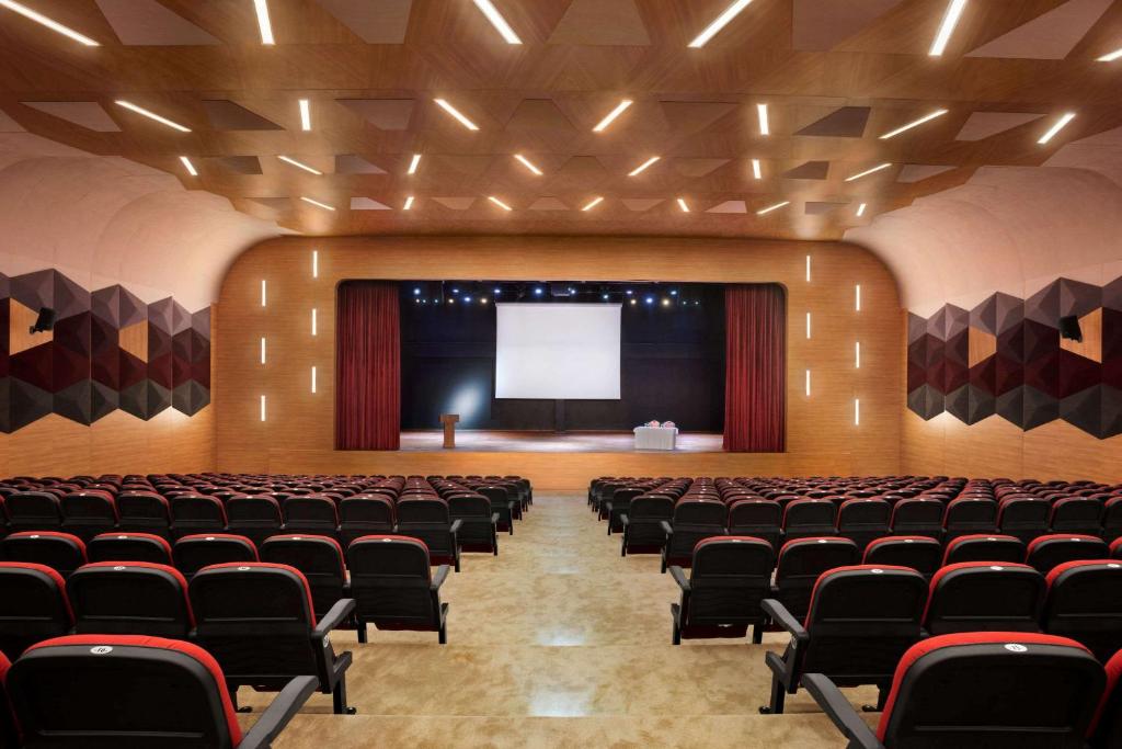 Konferenční prostory v ubytování Ramada Plaza by Wyndham Rize