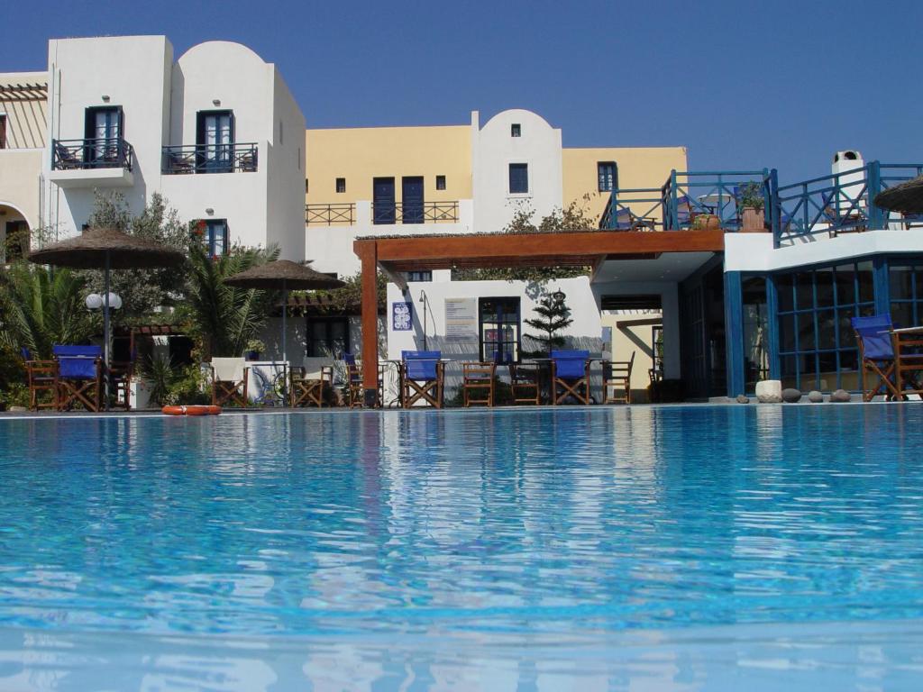 Bazén v ubytovaní Kalimera Hotel alebo v jeho blízkosti