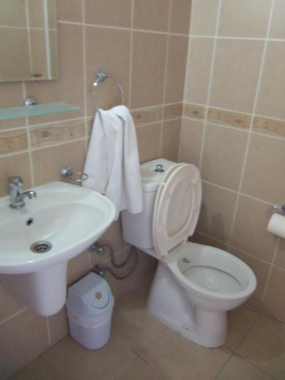 Koupelna v ubytování Pinara Pension & Guesthouse
