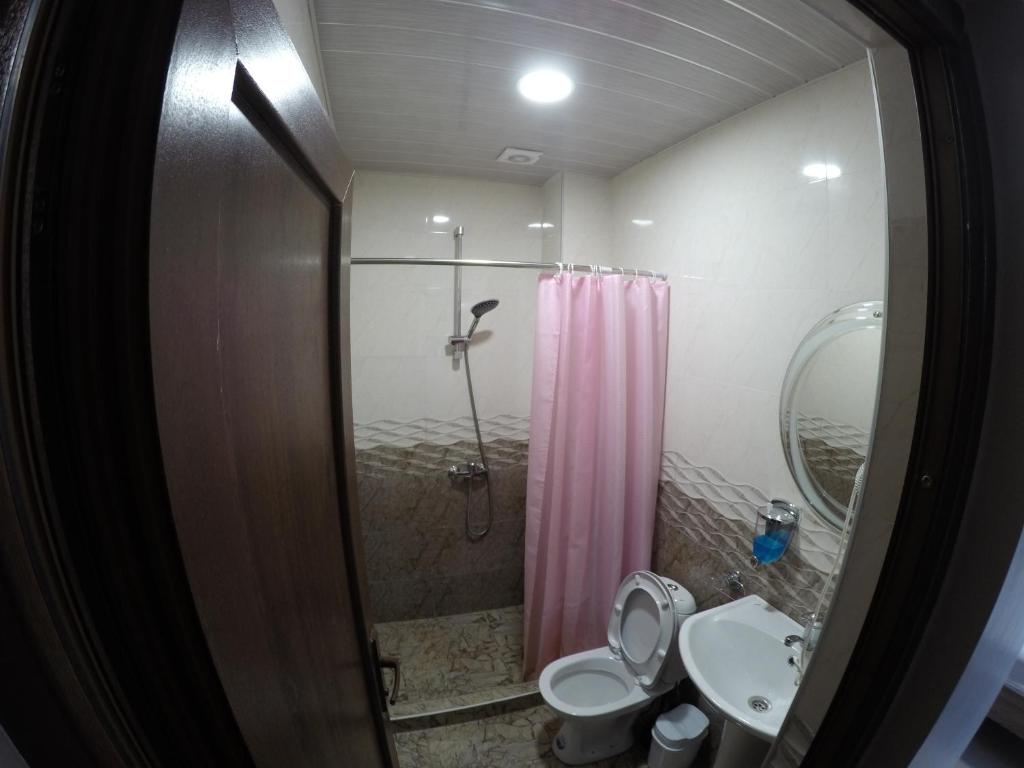 Baðherbergi á Hotel Estonia Two