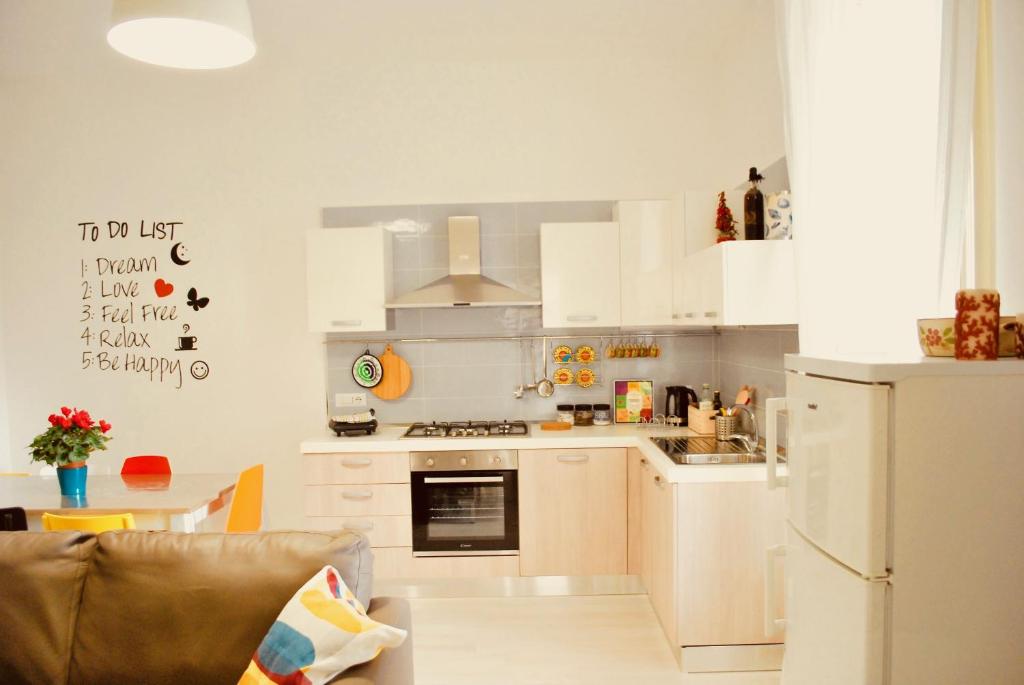 Η κουζίνα ή μικρή κουζίνα στο Appartamento Annurca