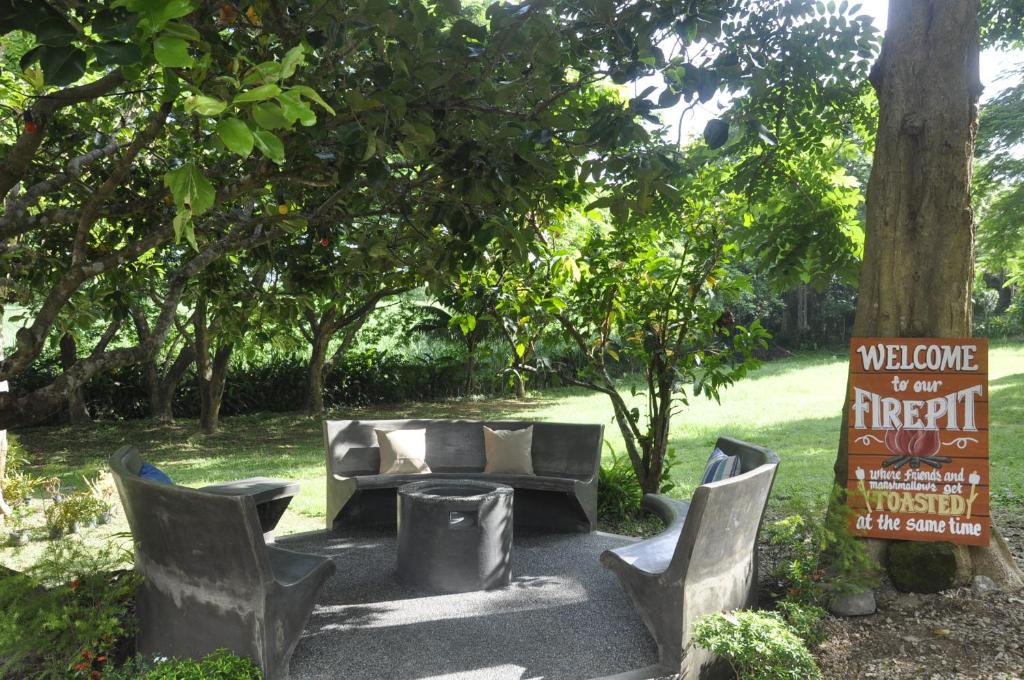 Ein Garten an der Unterkunft Plantacion Isabelle
