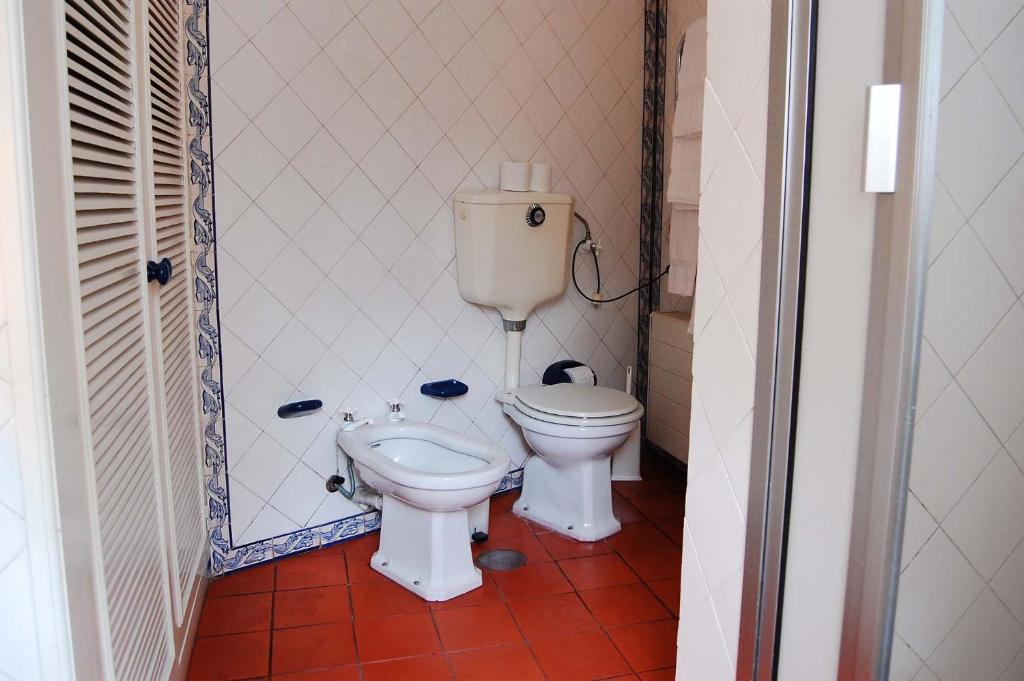 Uma casa de banho em Casa de Esteiro