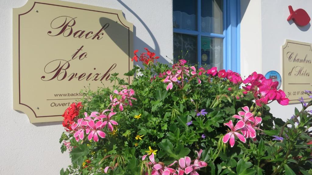 PlouhinecにあるBack To Breizhの花の看板