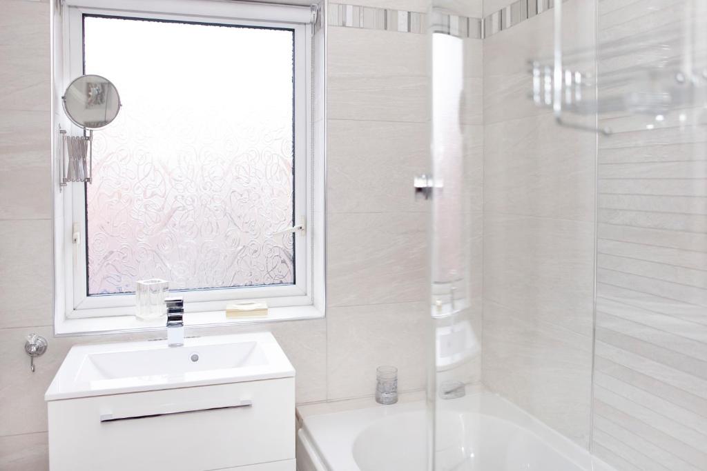 Piccadilly Place- Unique 2 Bed Apartment, Close To City Centre