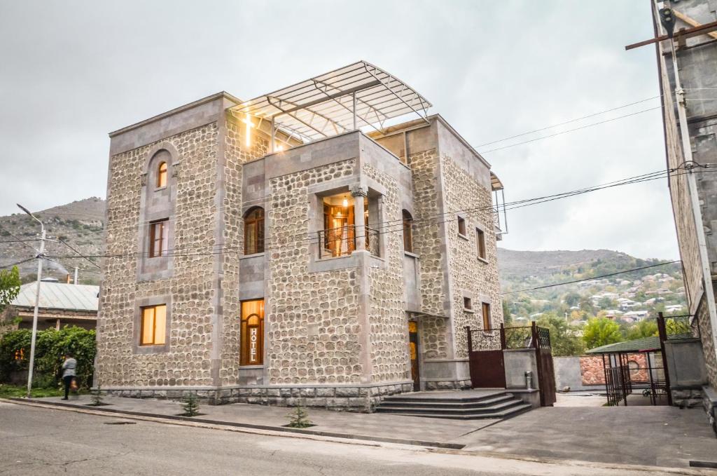 Nespecifikovaný výhled na hory nebo výhled na hory při pohledu z hotelu
