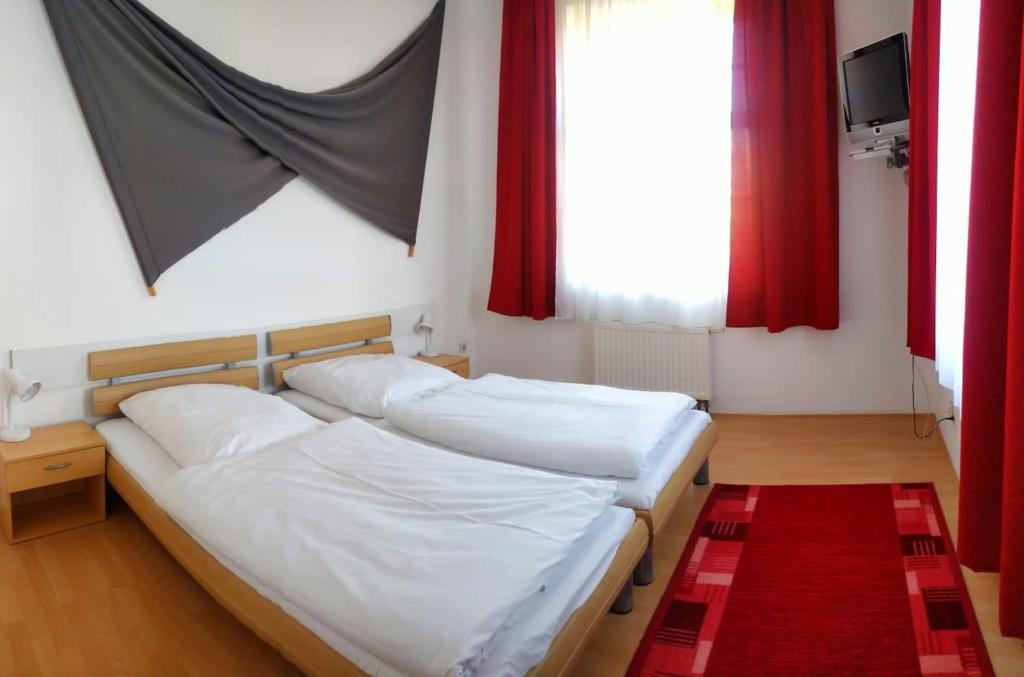 Picobello Pension - Twin Room