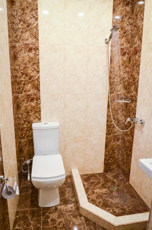 Koupelna v ubytování Rubin Hotel
