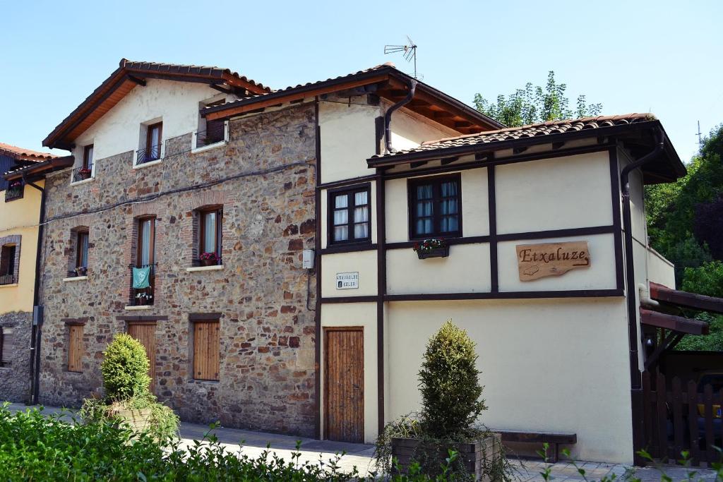 Fotografie z fotogalerie ubytování Casa Rural Etxaluze v destinaci Ormáiztegui