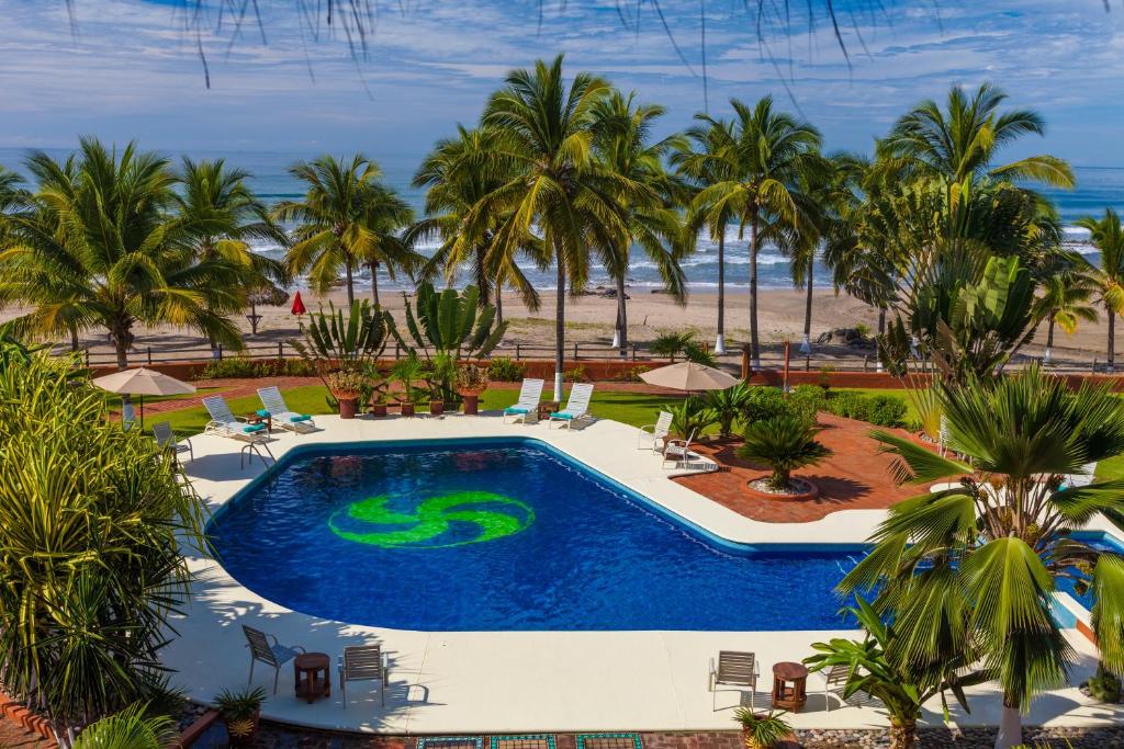 Vista de la piscina de The Resort at Majahua Palms o alrededores
