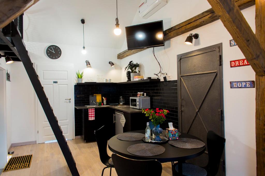Pilotow 87 Apartments - Loft Con Entrepiso Y Baño Privado - ático