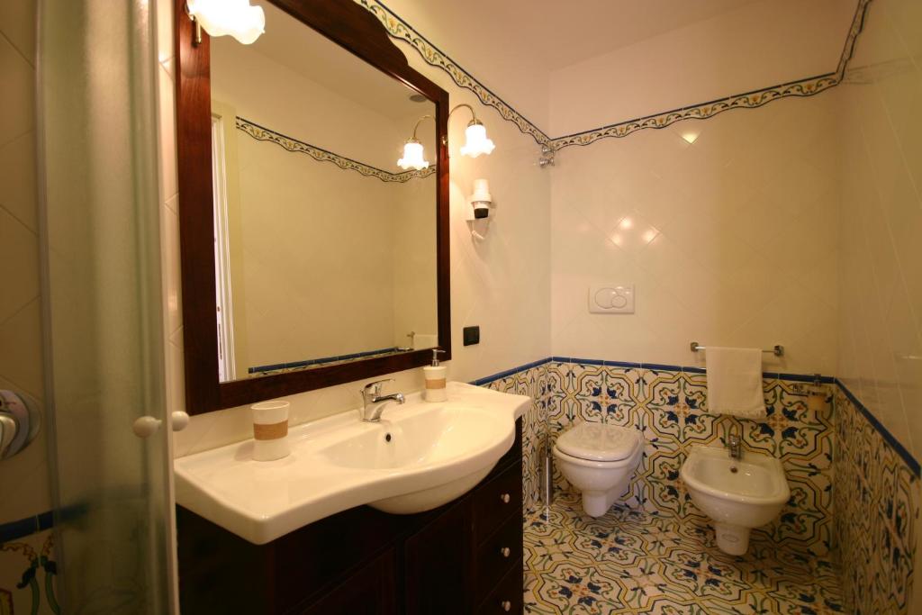 Sorrento Inn Guesthouse - 4