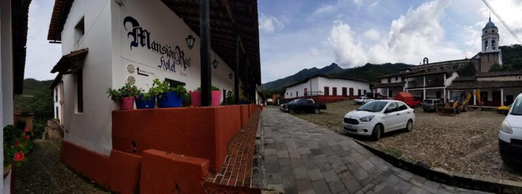 Budova, kde se hotel nachází