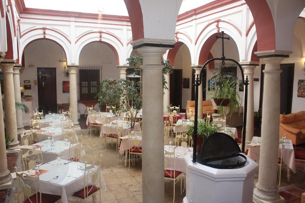 Hotel Marqués de Torresoto bajo Nueva direccion, Arcos de la ...