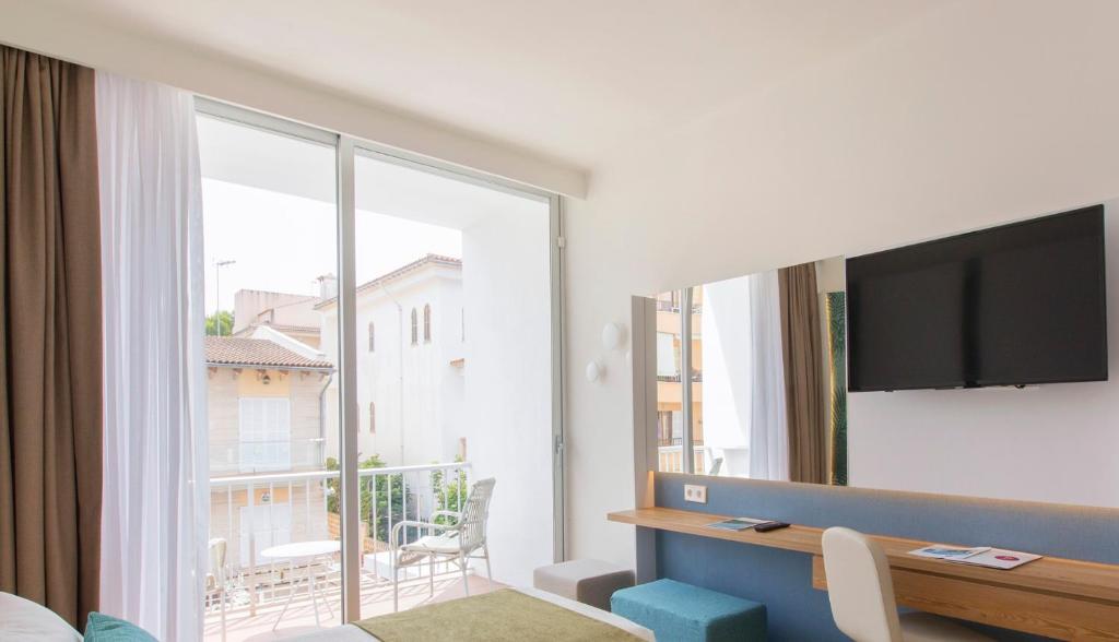JS Yate - Single Room With Balcony