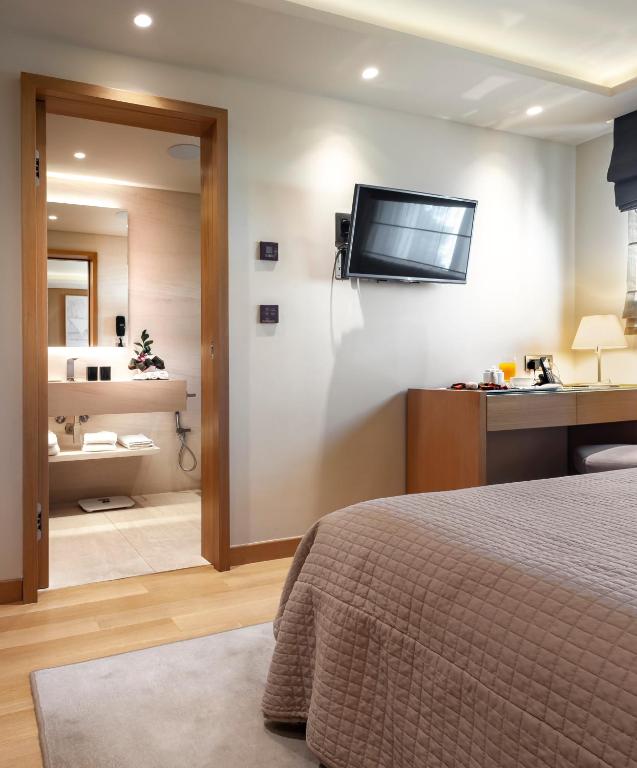 Somewhere Vouliagmeni - Resim 36