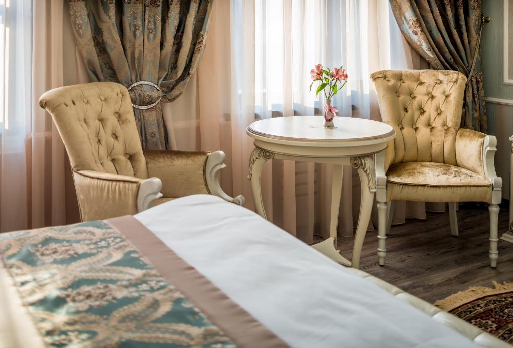 Aster Hotel Group - Deluxe Queen Studio