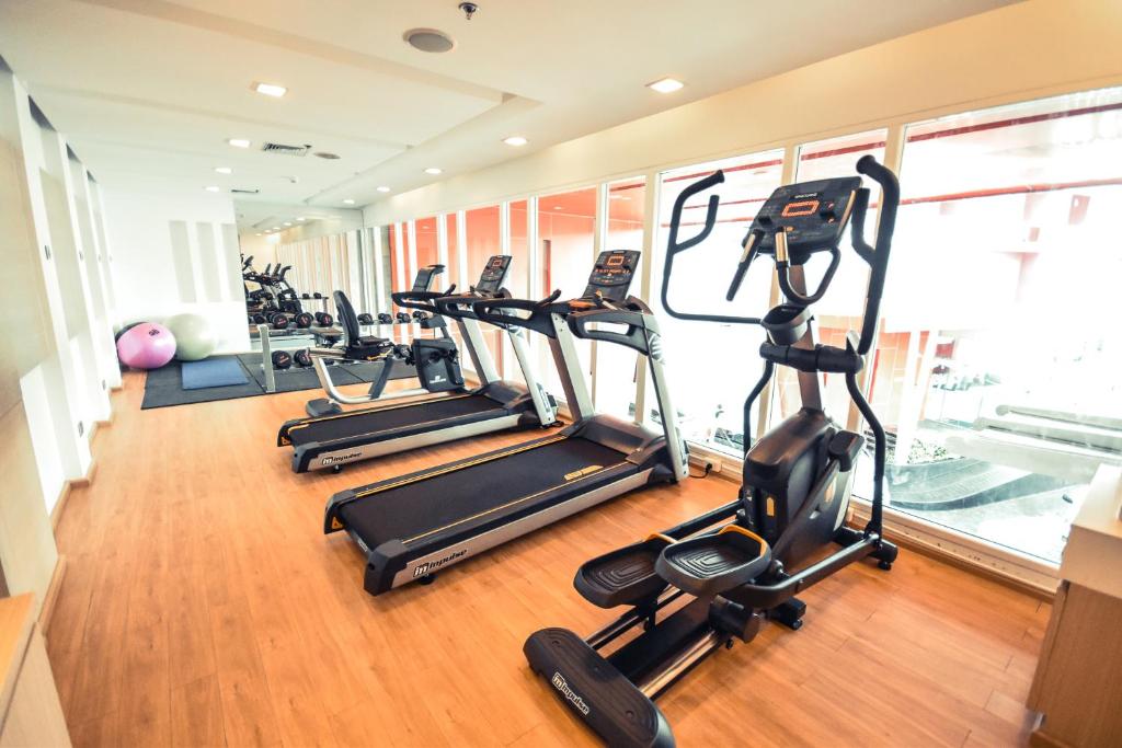 Fitness centrum a/nebo fitness zařízení v ubytování SLEEP WITH ME HOTEL design hotel @ patong (SHA Plus+)