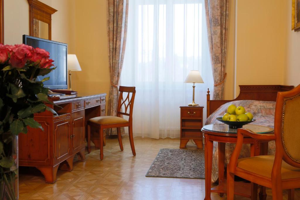Posezení v ubytování Bristol Kralovska Vila