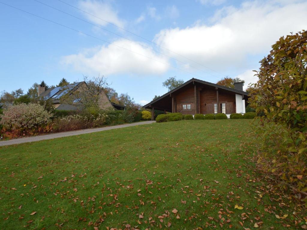 Zahrada ubytování Chalet in Stavelot near Forest Retreat