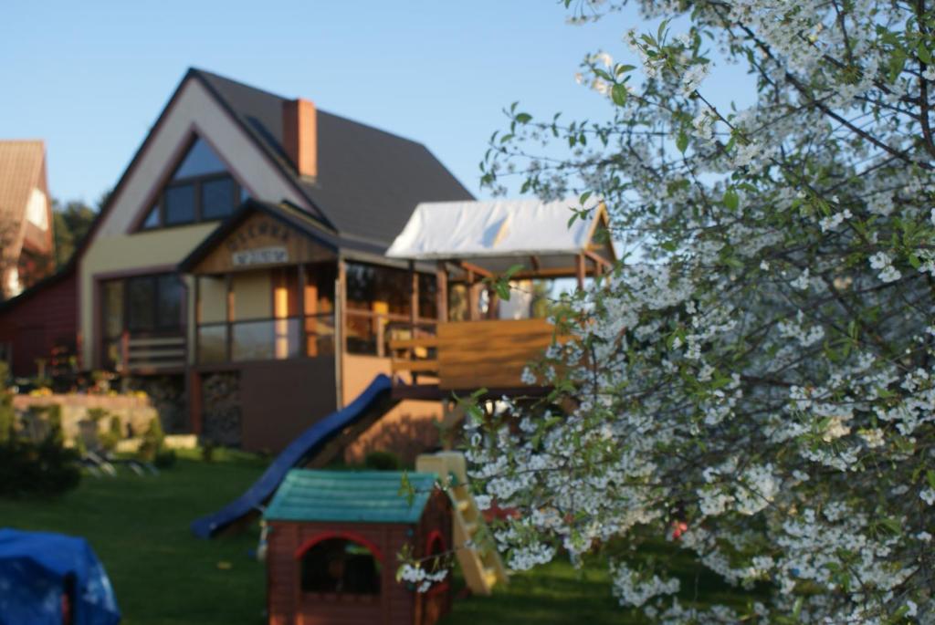 Vonkajšia záhrada v ubytovaní Agrodomki Okej -Dom Kasjan