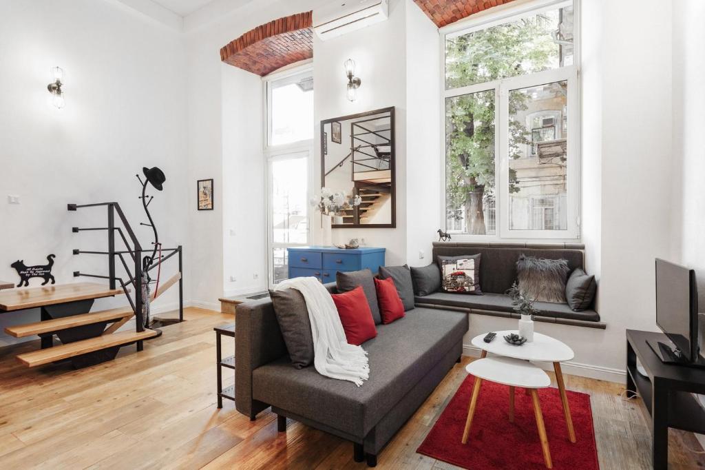 Posezení v ubytování Two-room apartment on Lanzheronovskaya