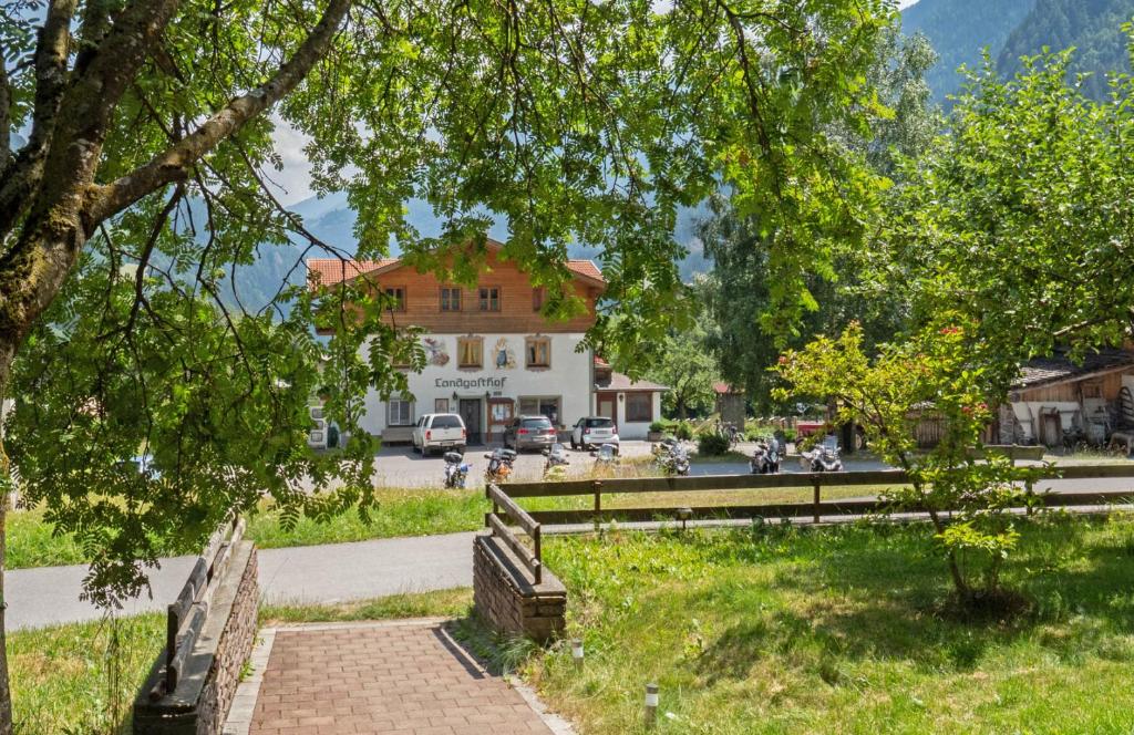 Příroda nedaleko penzionu – hostince