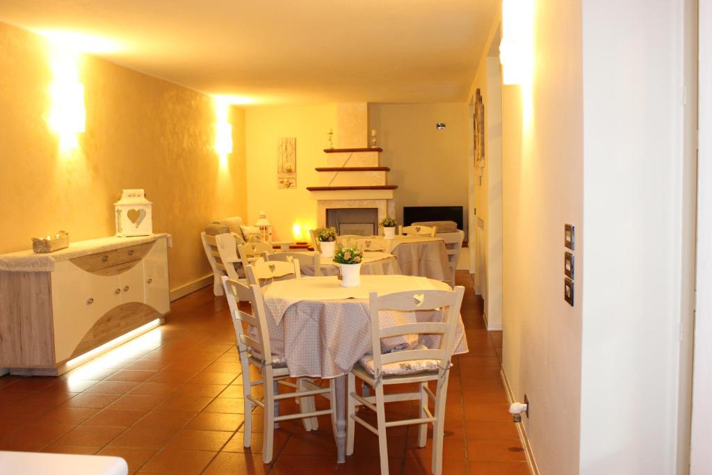Część wypoczynkowa w obiekcie B&B Villa dei Cigni Reali