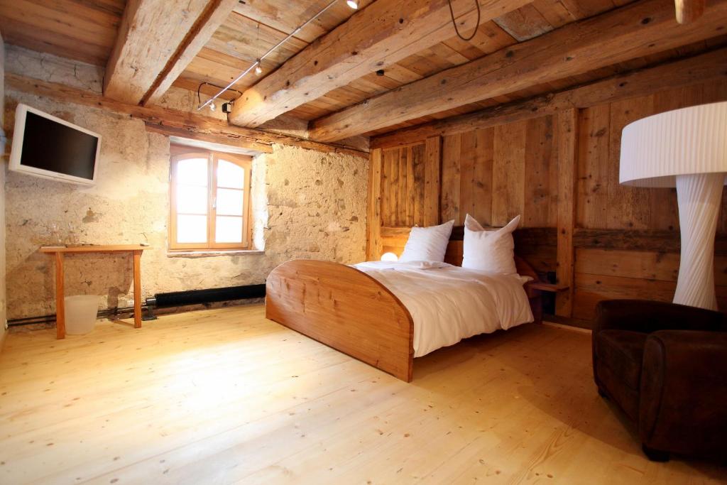 Postel nebo postele na pokoji v ubytování hotel rainhof scheune & naturpark restaurant (Kirchzarten)