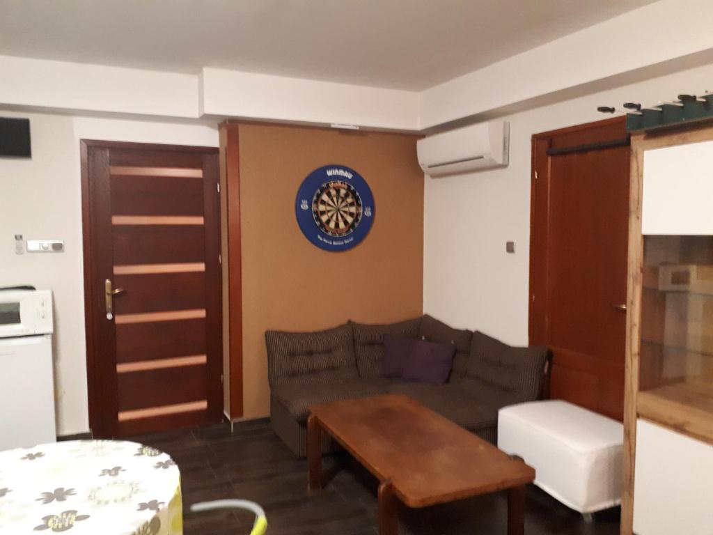 Kuchnia lub aneks kuchenny w obiekcie Kertvárosi Apartman
