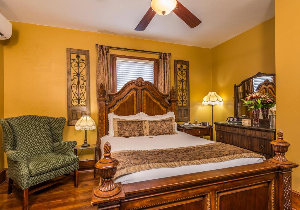 Carriage Way Inn Bed & Breakfast Adults Only - 21 years old and up - Deluxe Queen Room - Topázio