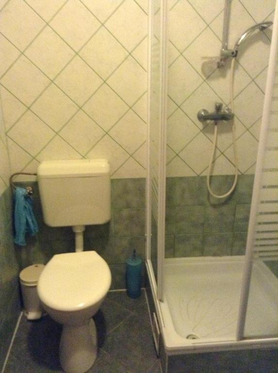 Koupelna v ubytování Főnix Fogadó