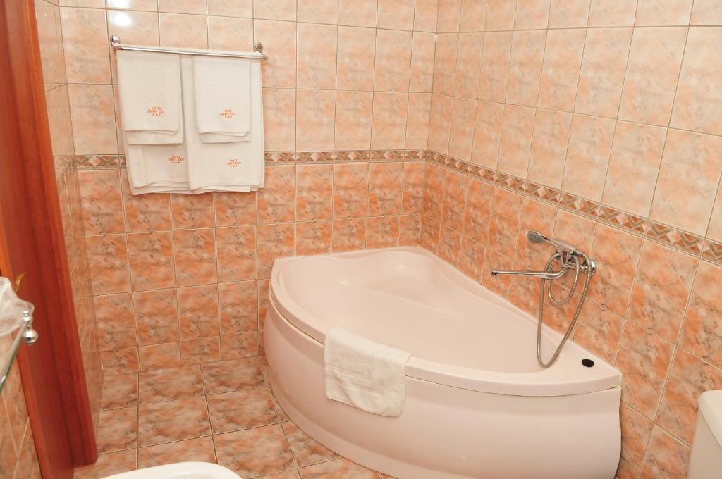 Koupelna v ubytování Hotel Emma Est