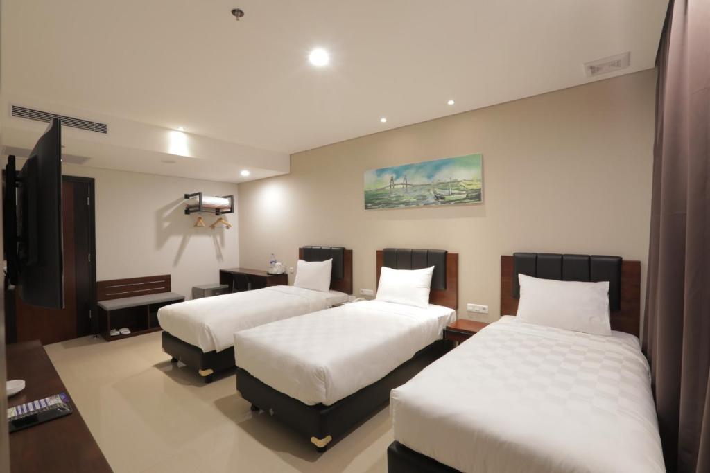 PrimeBiz Hotel Surabaya - Superieure Drievoudige Kamer