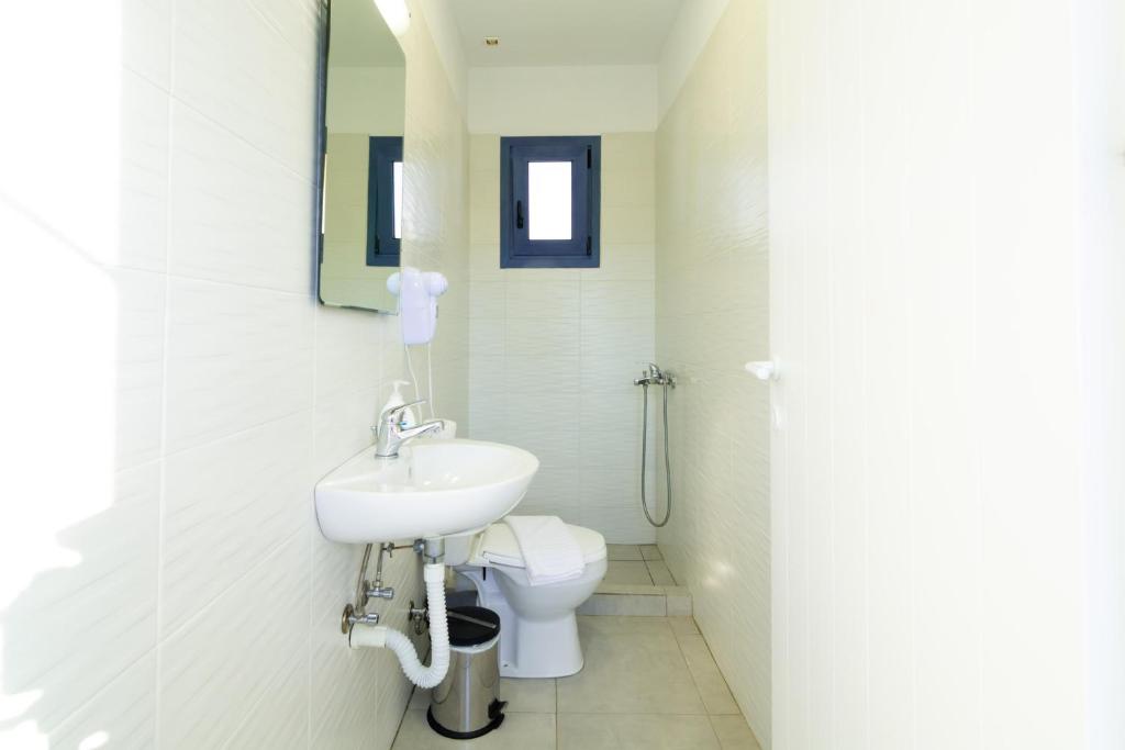 Kúpeľňa v ubytovaní Okirroi Villas Chersonissos